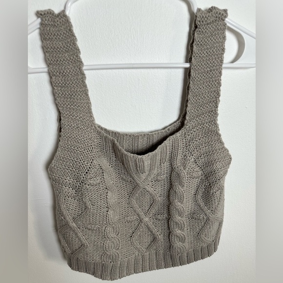 KENDALL + KYLIE Gray Tank Top Size Medium - Picture 1 of 10